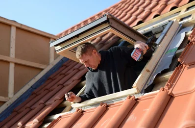 Pose de fenêtres de toit Velux à Courteix